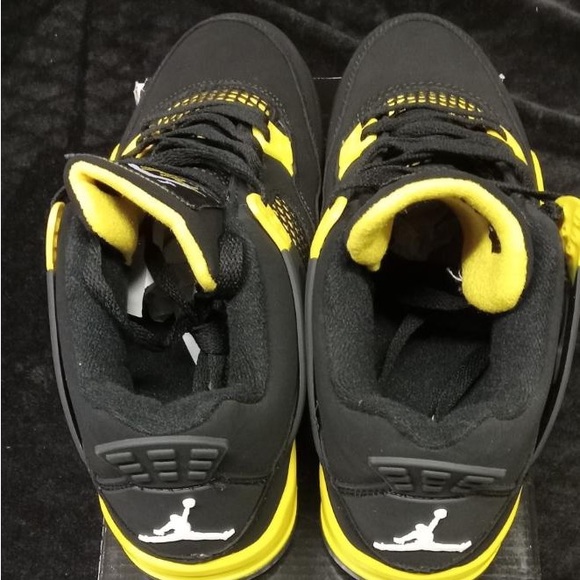 Jordan 4 - Picture 5 of 5